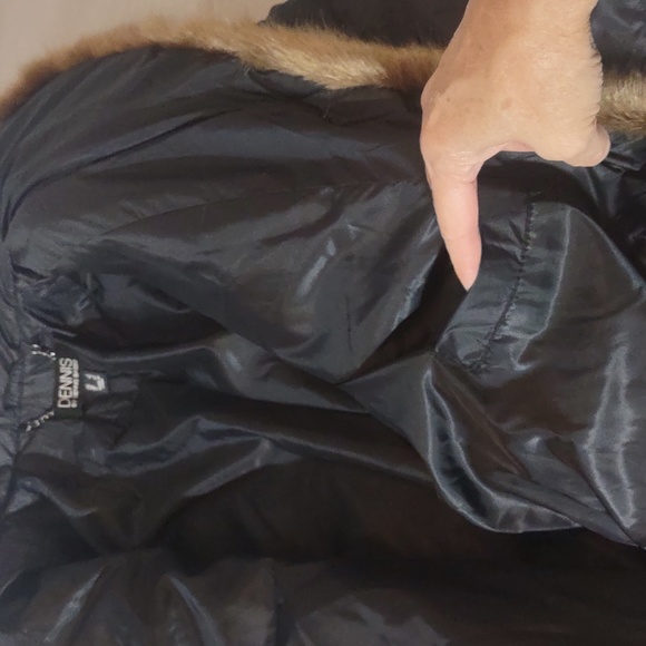 Dennis by Dennis Basso black quilted puffer jacket with faux fur trim EUC - Picture 11 of 16